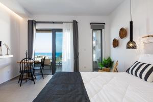 Gallery image of Eleven Boutique Suites in Stavromenos