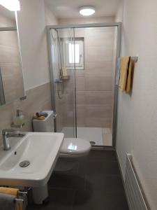 Koupelna v ubytování Café-Conditorei Hotel Huber