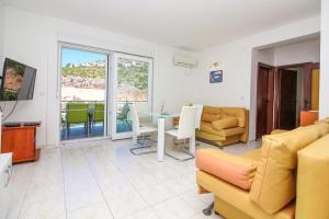 Gallery image of Apartments Roko with sea view 1273 in Primošten