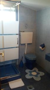 Et badeværelse på Apartments Carev 1293