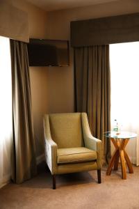 Posezení v ubytování Mulroy Woods Hotel