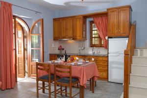 Kuchyňa alebo kuchynka v ubytovaní Lefkada Villas by Omikron Selections