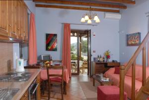 Kuchyňa alebo kuchynka v ubytovaní Lefkada Villas by Omikron Selections