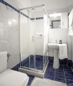 Koupelna v ubytování Erofili Hotel