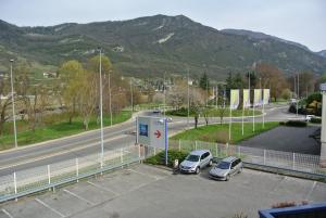 Nespecifikovaný výhled na hory nebo výhled na hory při pohledu z hotelu