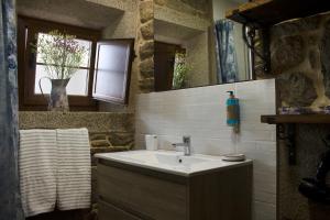 Kúpeľňa v ubytovaní Casita vacacional 5 rutas en el rural Costa Da Morte + 37 fotografií