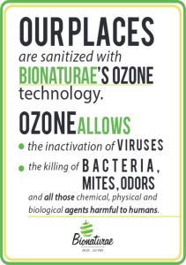 Un panneau indiquant que nos lieux sont désinfectés par des bandonnies à l'ozone dans l'établissement Villa ai Tigli Venezia GUEST HOUSE, à Tessera