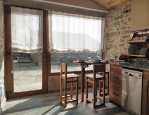 Kuchyňa alebo kuchynka v ubytovaní Casita vacacional 5 rutas en el rural Costa Da Morte