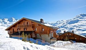 Afbeelding uit fotogalerij van CGH Résidences & Spas les Chalets du Soleil Authentiques in Les Menuires