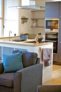 Gallery image of Northlight Apartments - The Loom in Orkney +25 photos