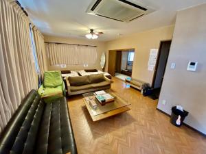 Posezení v ubytování Hotel EL Utsunomiya 7 free parking