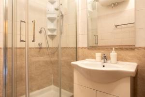 Et badeværelse på Cicero Rome Center + 29 billeder