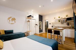 Η κουζίνα ή μικρή κουζίνα στο Apartments and Suites 5 Terre La Spezia