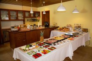 Eten bij of ergens in de buurt van het hotel

