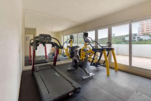 Posilňovňa alebo fitness centrum v ubytovaní Comfort Inn Monterrey Valle