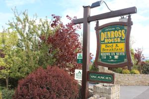 Certificato, attestato, insegna o altro documento esposto da Dunross House B&B