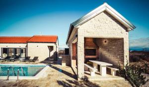 Bazén v ubytování Luxury Villa Mala nebo v jeho okolí