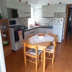 A kitchen or kitchenette at AndEli DUE