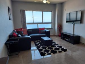 Gallery image of Breathtaking Sea Views at High Tide 1803 in Amanzimtoti