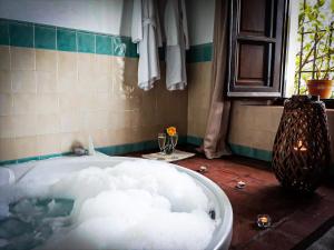 Un baño de Hotel Fuente del Sol