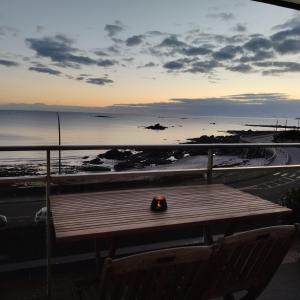 Photo de la galerie de l'établissement LE 21 Vue sur Mer, à Concarneau