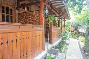 Κήπος έξω από το The Wisma Pulau Merah