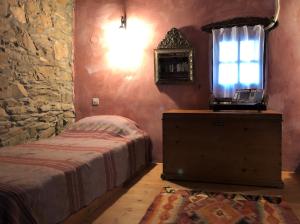 Fotografia z galérie ubytovania Garden House - Lovely Stone Built House with Panoramic View v destinácii Volissos
