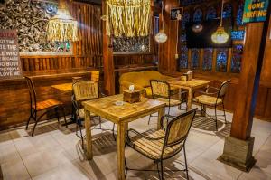 Restaurace v ubytování Wisma Pulau Merah