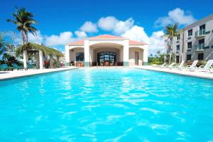 Bazén v ubytování Garden Villa Hotel nebo v jeho okolí