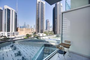 Bazén v ubytování Beautiful apartment with Burj Khalifa view nebo v jeho okolí