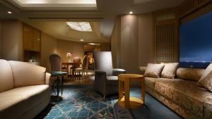 Posezení v ubytování Hotel New Otani Makuhari