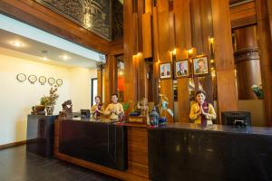 Ο χώρος του λόμπι ή της ρεσεψιόν στο Royal Empire Hotel +83 φωτογραφίες