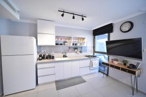 Gallery image of YalaRent Migdalor Boutique Apartments with Sea Views Tiberias in Tiberias