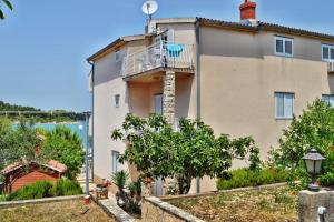 Fotografie z fotogalerie ubytování Apartments Edi 581 v destinaci Jadrtovac