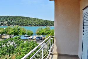Fotografie z fotogalerie ubytování Apartments Edi 581 v destinaci Jadrtovac