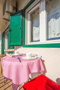 Reštaurácia alebo iné gastronomické zariadenie v ubytovaní Apartment Zorka 719