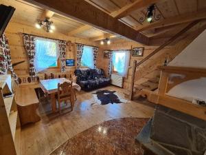 Posedenie v ubytovaní Alpinka