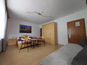 Posedenie v ubytovaní B&B Pension Karlsdorfer Hof