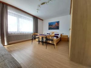 Posedenie v ubytovaní B&B Pension Karlsdorfer Hof