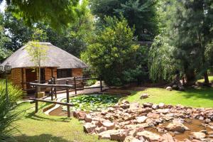 Κήπος έξω από το Goodnight Guest Lodge