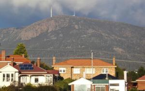 Gallery image of Cosy Apartment accommodation in Hobart, New Town. in New Town