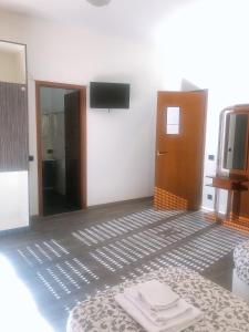 TV a/nebo společenská místnost v ubytování NEW FAMILY INN