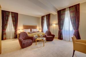 Prostor za sedenje u objektu Hotel Vardar +36 fotografija