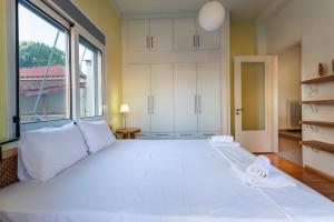 Posteľ alebo postele v izbe v ubytovaní Upscale Modern Escape in the Historic Center