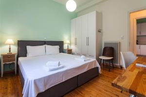 Posteľ alebo postele v izbe v ubytovaní Upscale Modern Escape in the Historic Center