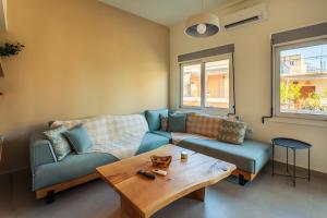 Posedenie v ubytovaní Upscale Modern Escape in the Historic Center