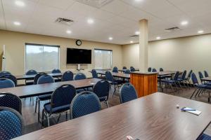 Бизнес-центр и/или конференц-зал в Comfort Suites Niceville Near Eglin Air Force Base +29 фотографий