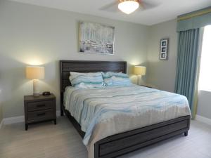 Lova arba lovos apgyvendinimo įstaigoje 24th Floor 3 BR Resort Condo Direct Oceanfront Wyndham Ocean Walk Resort Daytona Beach 2425