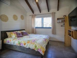 Ένα ή περισσότερα κρεβάτια σε δωμάτιο στο Provence in the Valley