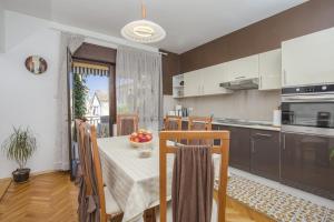 Kuchyň nebo kuchyňský kout v ubytování Apartment Josipa 4209